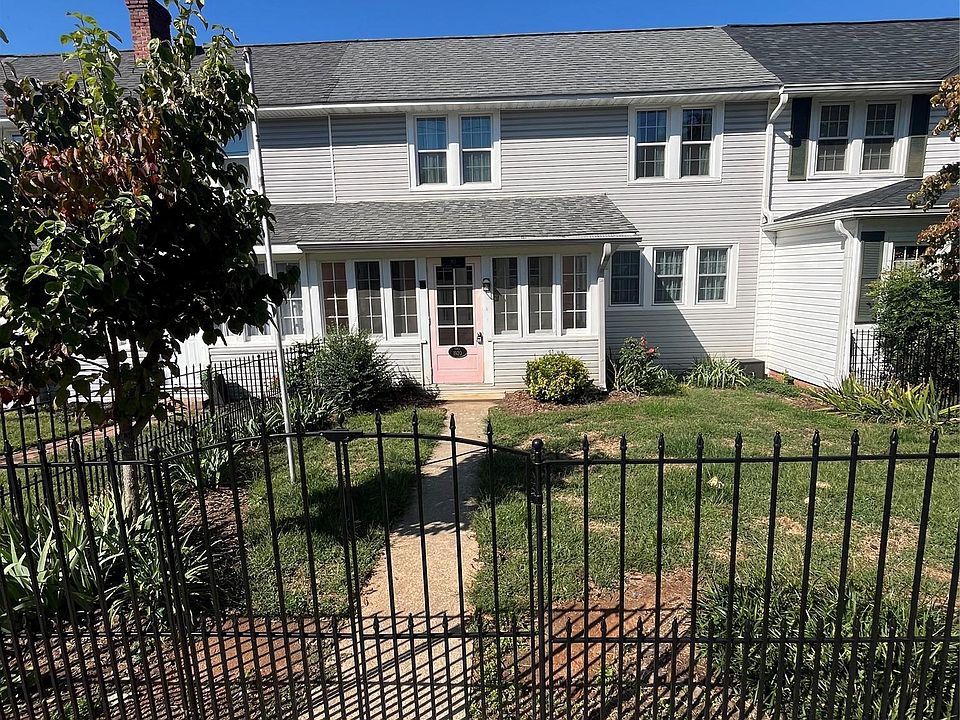 1st image of 90 Maple St