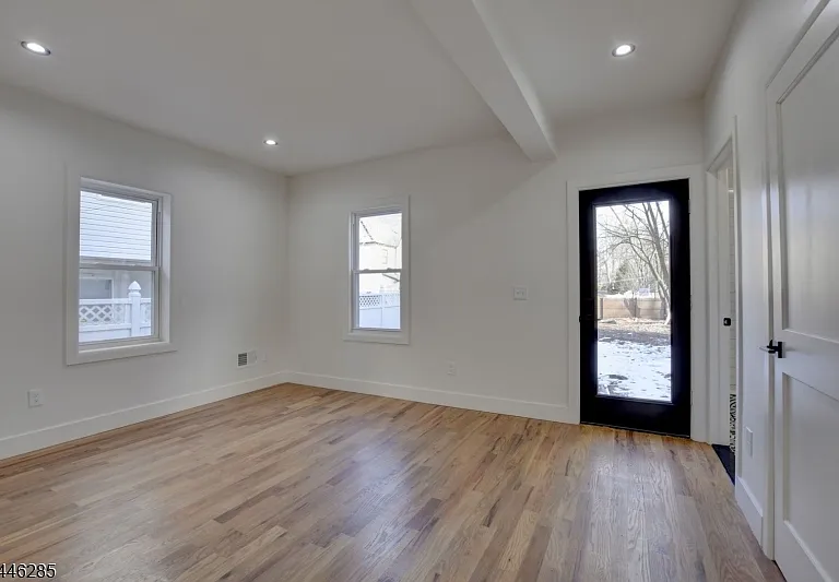 135 Forest St #1R — Photo 9
