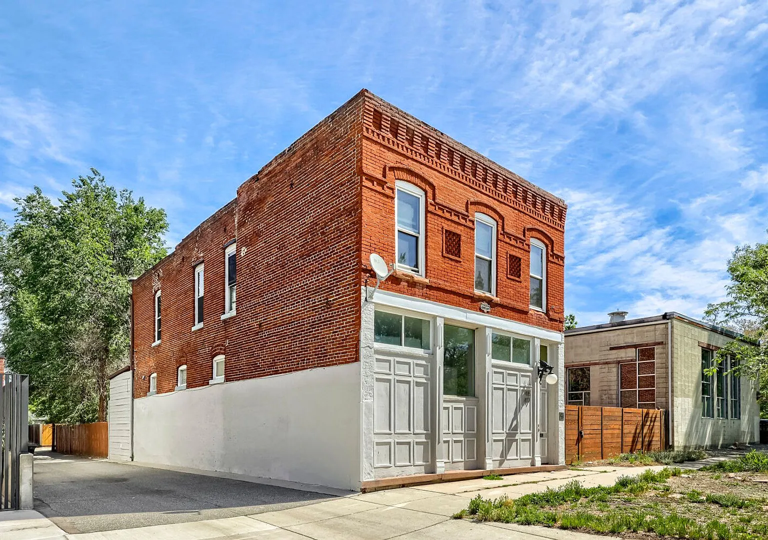 Located in the Historic Baker District, this uniquely converted warehouse features updates throug... — Photo 1
