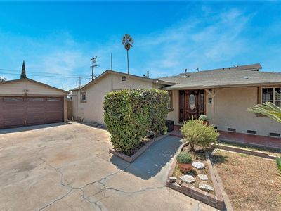 7356 Walnut Ave, Paramount, CA, 90723