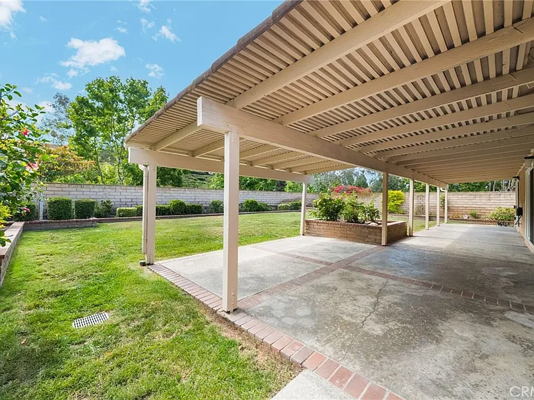 24382 Macedo Dr — Photo 30