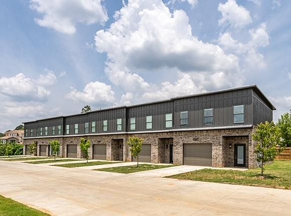 2nd image of 3407 Brooke Pl #3407