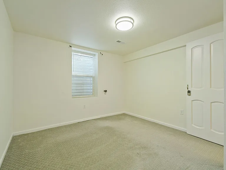 7079 S Curtice St #BASEMENT — Photo 16