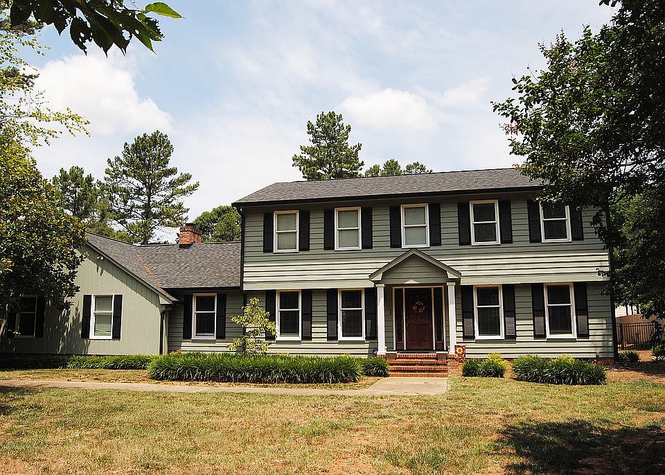 1st image of 3021 Southampton Cir