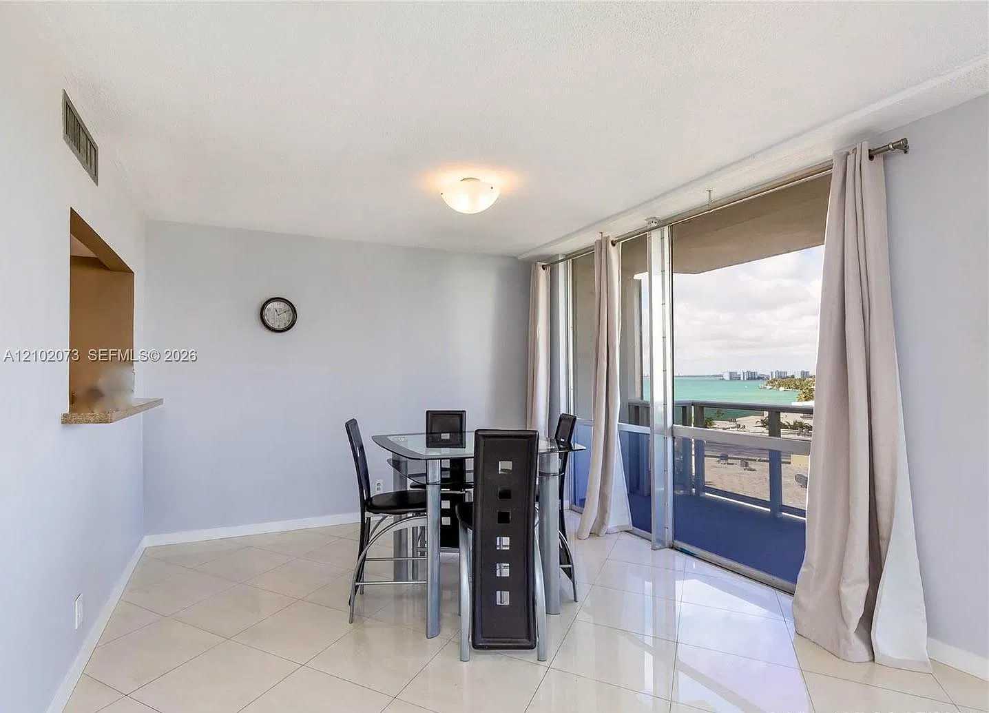 King Cole Condo — Photo 3