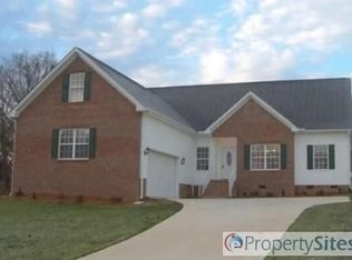 425 Berry Rd, Taylors, SC 29687