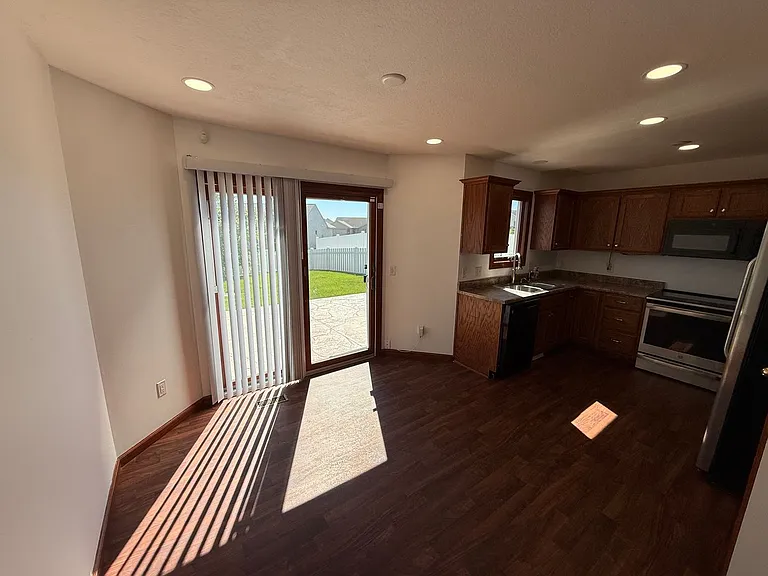 611 River Rock Pass — Photo 6