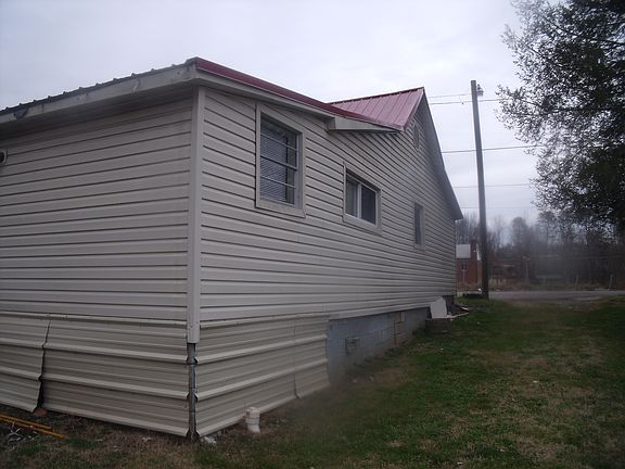 5th image of 1402 James Dr