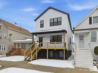 3309 N Whipple St, Chicago, IL 60618