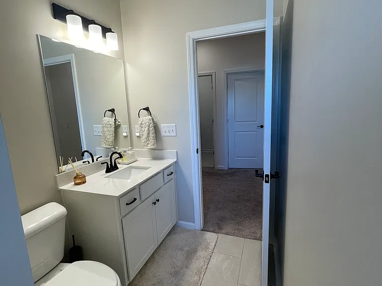 upstairs guest bathroom