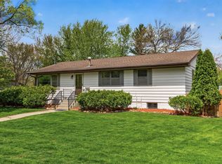 908 Greenvale Ave W, Northfield, MN 55057