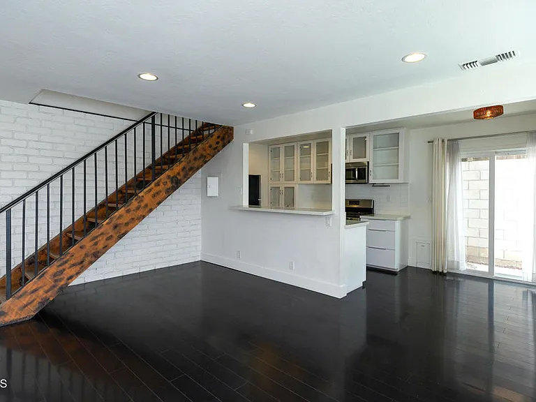 147 Fillmore Ave — Photo 2