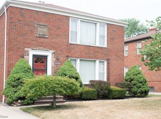 5589 Mayfield Rd, Lyndhurst, OH 44124