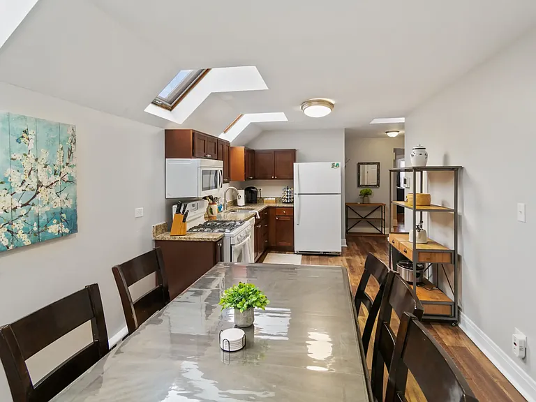 219 W Park Ave — Photo 8