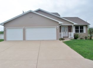 4026 S Sheffield Rd, Bartonville, IL 61607