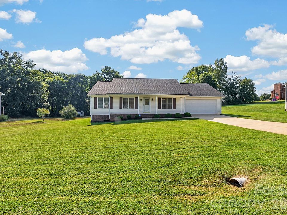 1st image of 4405 Claralee Ln