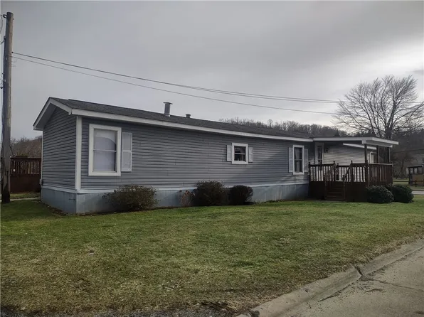 309 Main St, Wampum, PA 16157