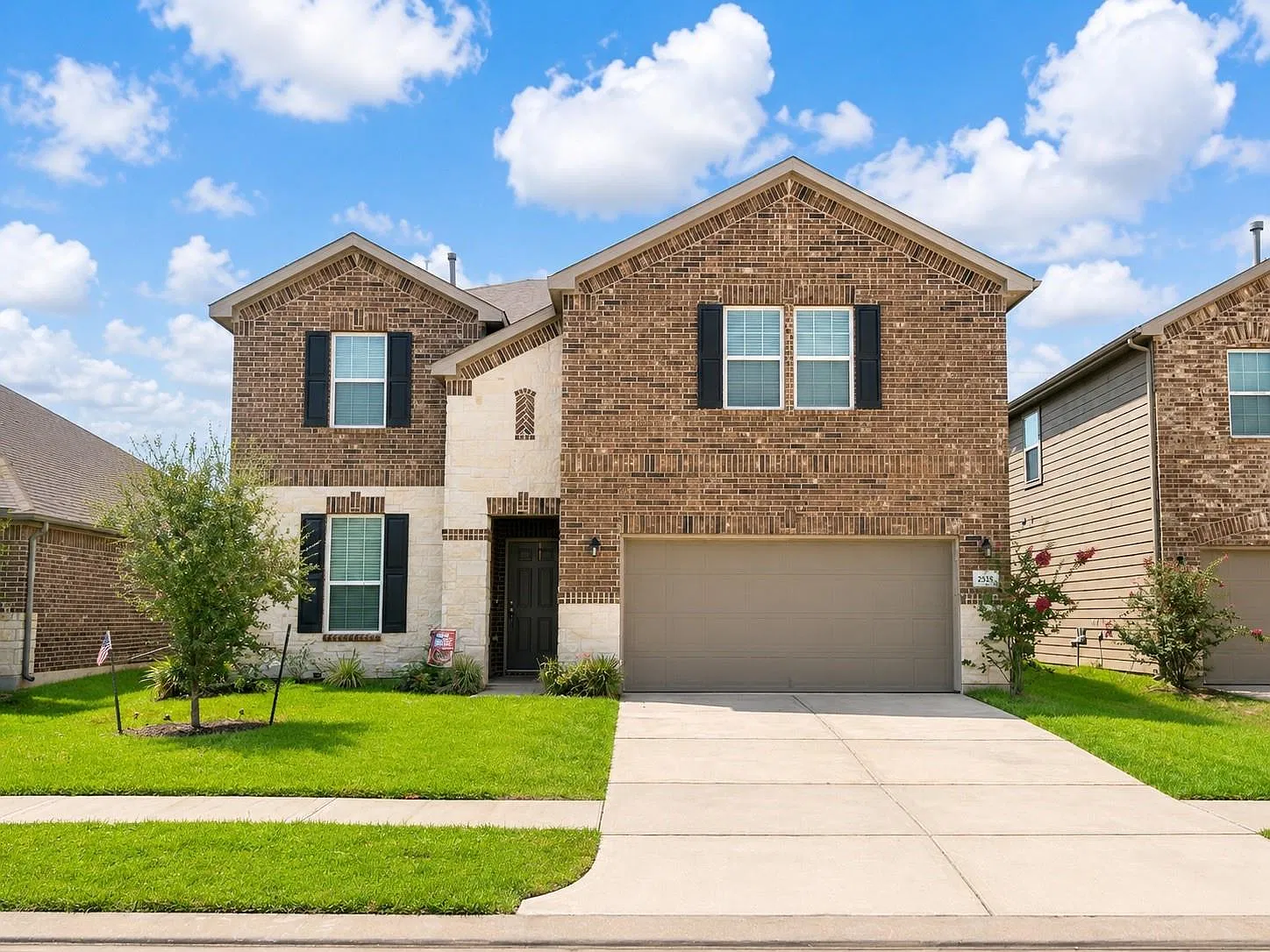 4 bed, 2.5 bath, 2889 sqft, $2,800 — Photo 1