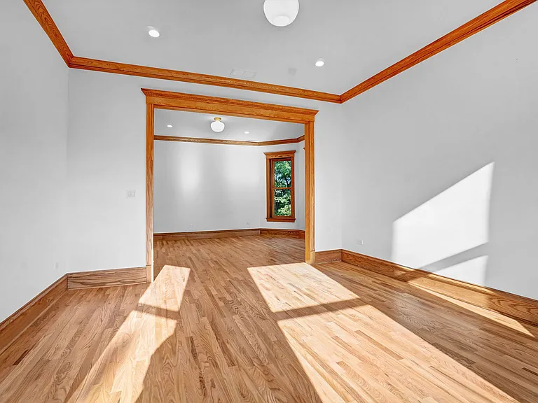1233 N Hoyne Ave #3 — Photo 6