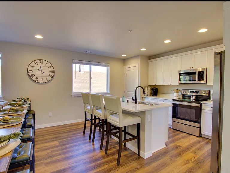 210 Tyler Ln #101 — Photo 8