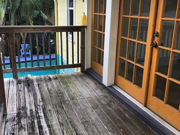 4th image of 216 13th Ave NE
