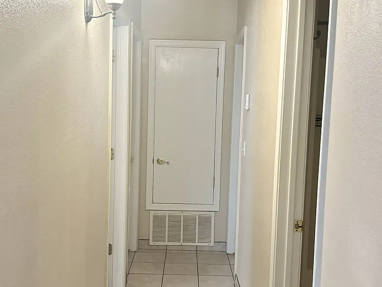 59 N Alta Ave — Photo 18