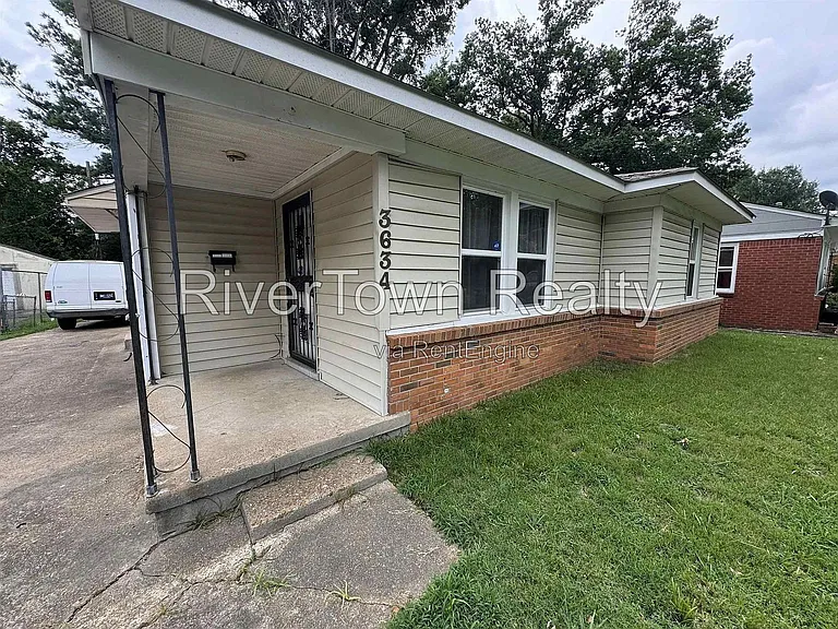 3634 McDuff Ave — Photo 3