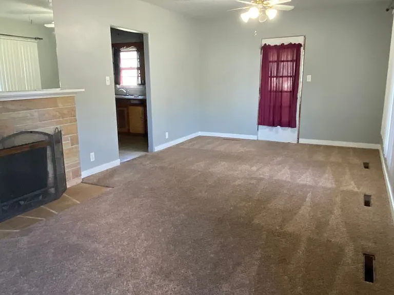 920 Ashland Ave — Photo 2