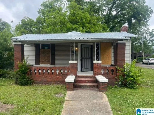 616 62nd St, Fairfield, AL 35064