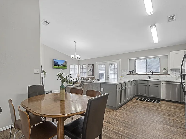 5510 Heathercrest Dr — Photo 3