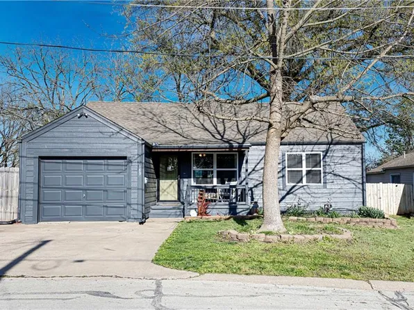 189 14th St, Osawatomie, KS 66064
