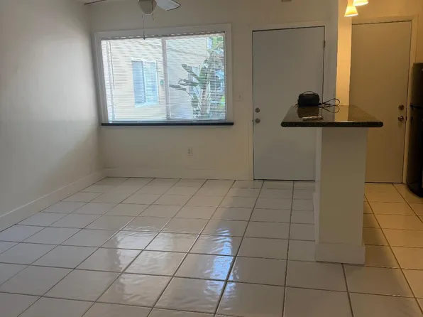 6310 SW 79th St, Miami, FL 33143