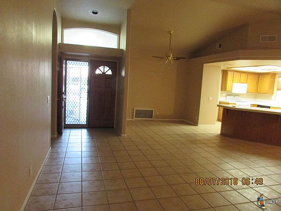 4th image of 608 Lantana Ln