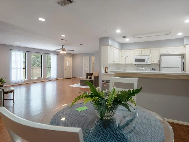 2232 Azalea Cir — Photo 9
