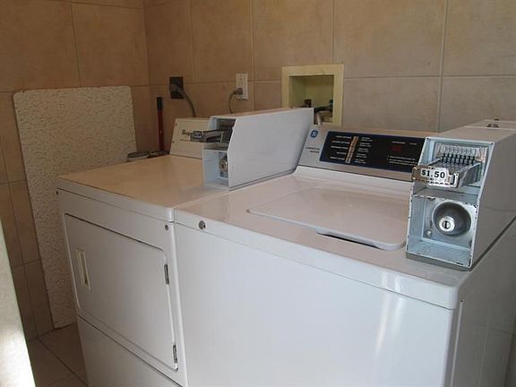 3rd image of 405 Cypress Dr Unit 7