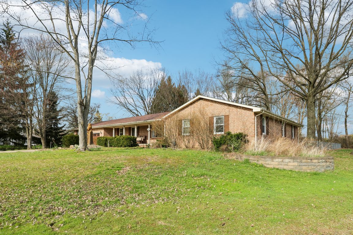 E Parkside Dr-1704-001.jpg