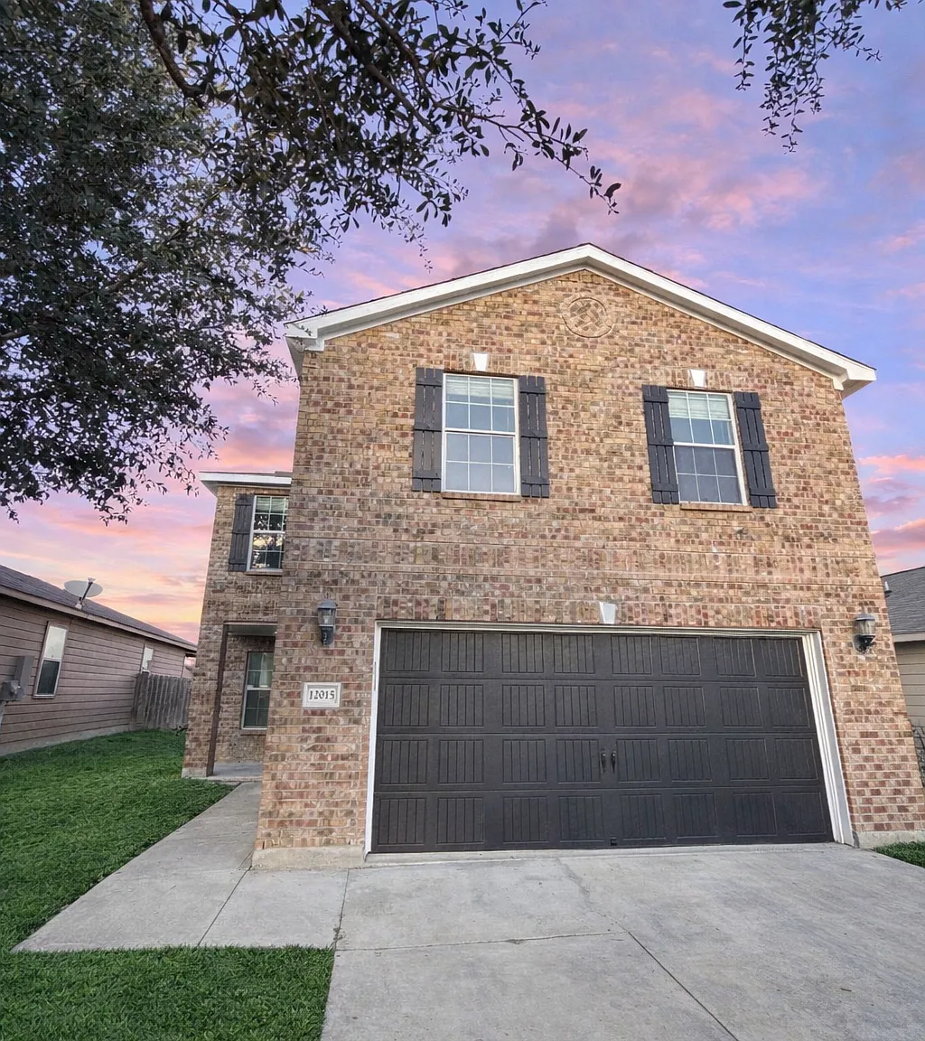 4 bed, 2100 sqft, $2,300 — Photo 1