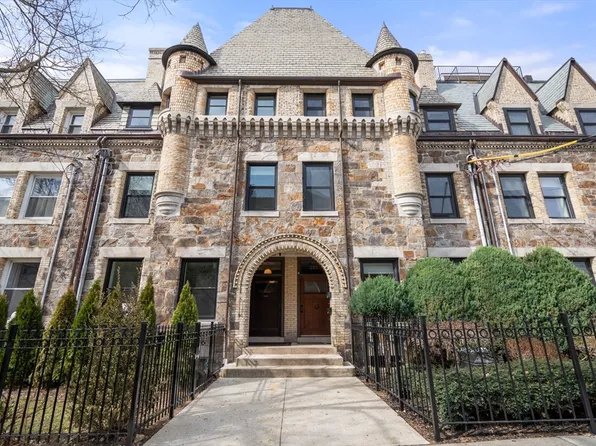 322 Tappan St #1, Brookline, MA 02445