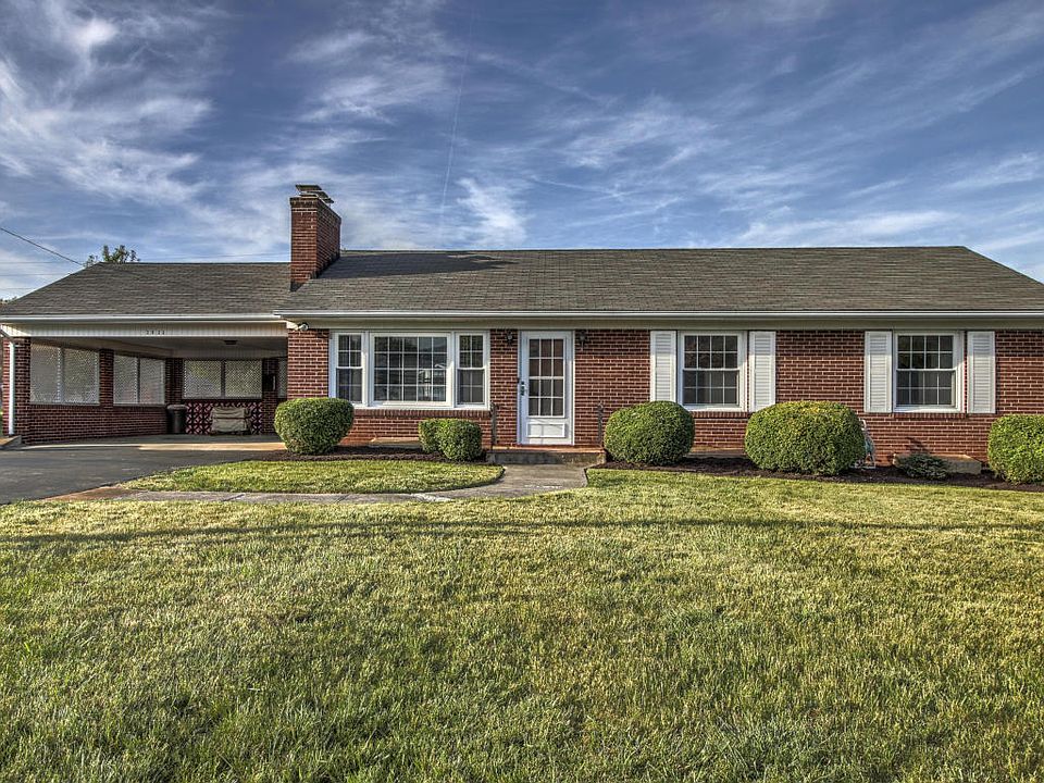 1st image of 2635 Pinecrest Dr
