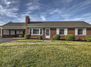 2635 Pinecrest Dr, Vinton, VA 24179