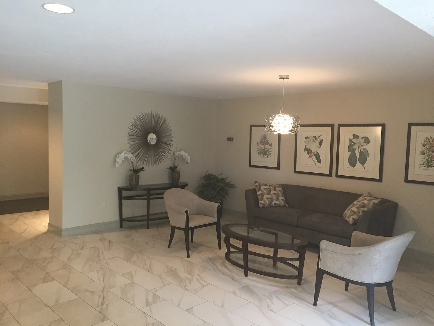A large efficiency condo apartment located in the West Spring Condominium complex located next to... — Photo 2
