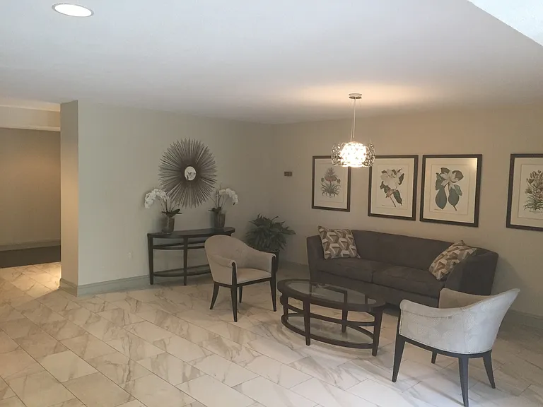 7400 Lakeview Dr #201N — Photo 2