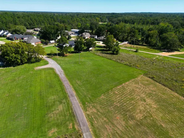 Katie Ln, Monticello, AR 71655