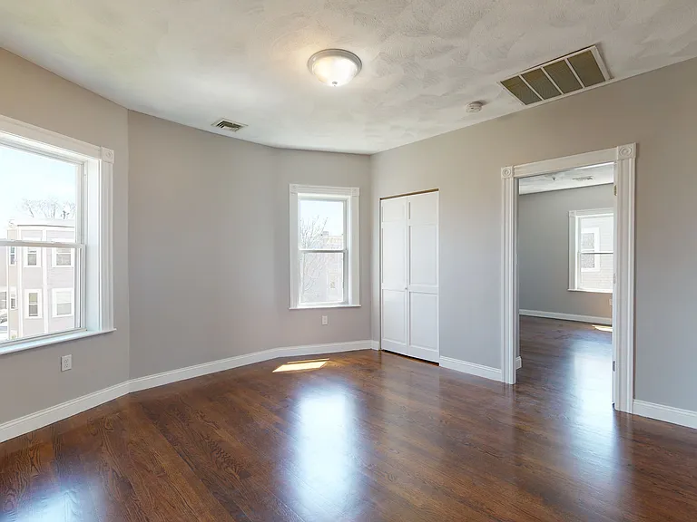 26 Elder St #3 — Photo 8