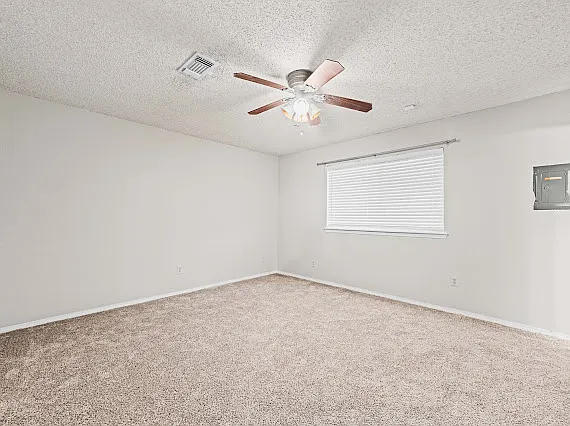 515 E Aspen St — Photo 9