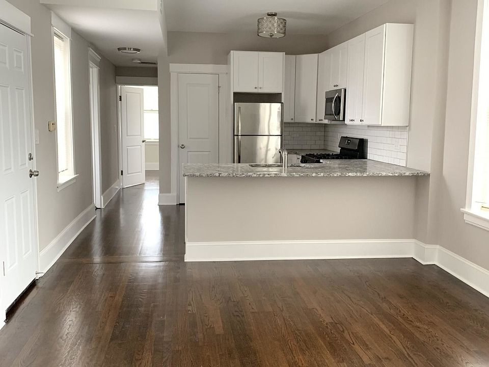 1st image of 3437 N Paulina St APT 3F