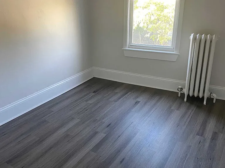 Walnut Ave — Photo 8