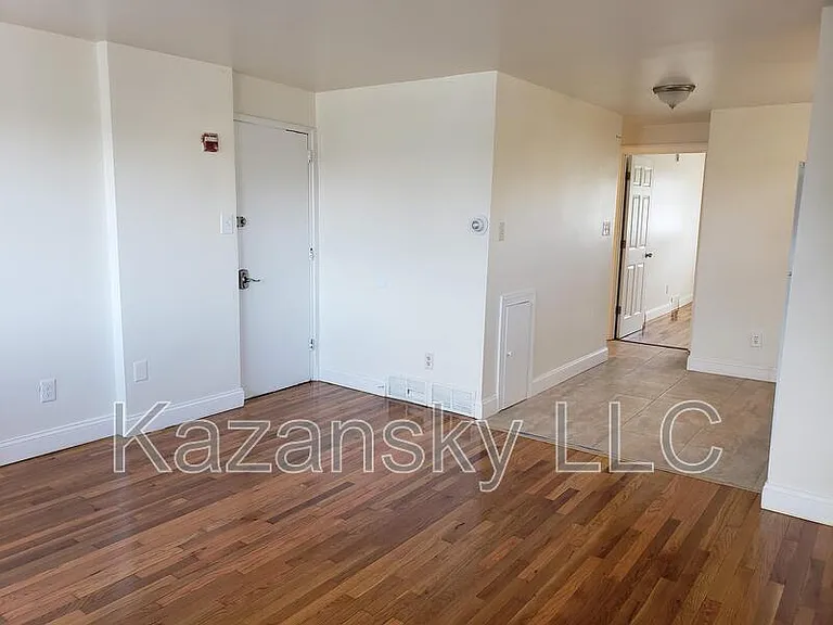 1862 Pratt St #B — Photo 7