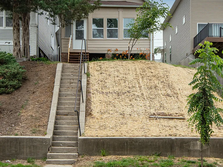 1934 S 14th St — Photo 2