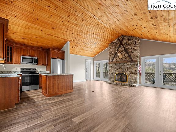 4th image of 131 Hemlock Road